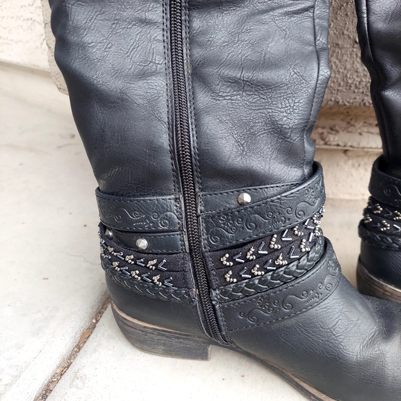 Women's Black Heel Boot - Picture 9 of 10